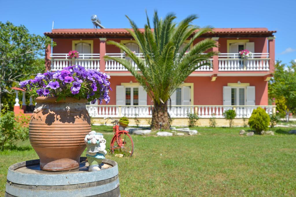 Giannis And Fridas Garden Apartment Sidárion Exterior photo