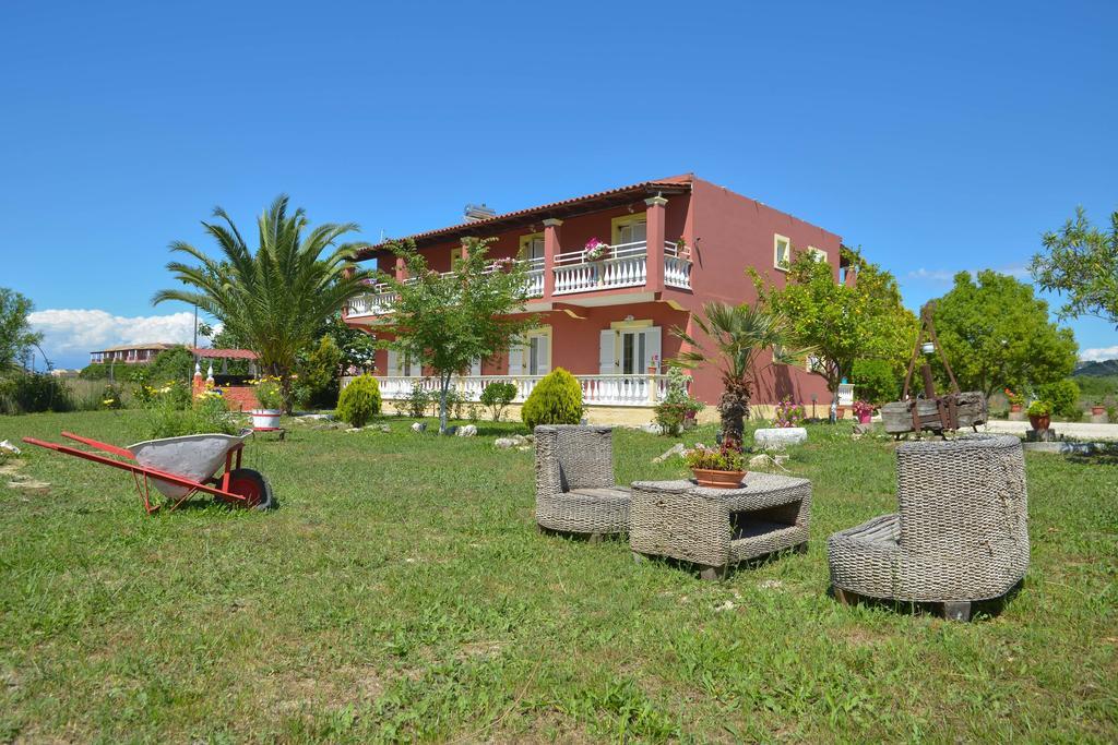 Giannis And Fridas Garden Apartment Sidárion Exterior photo