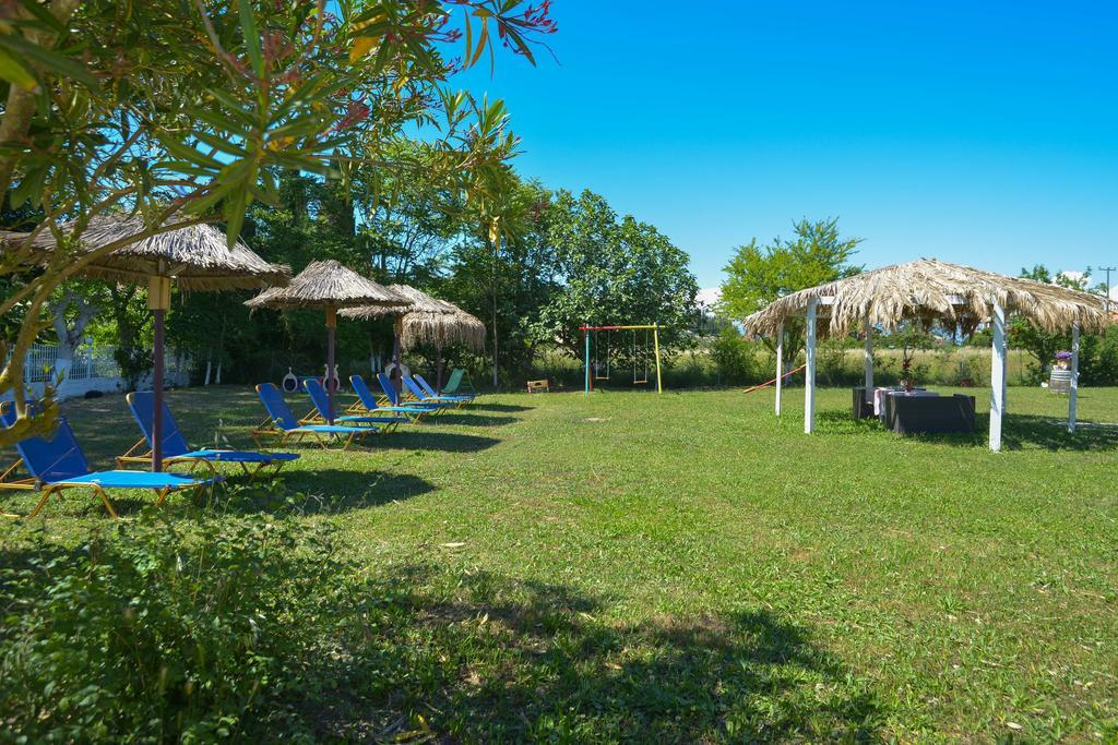 Giannis And Fridas Garden Apartment Sidárion Exterior photo