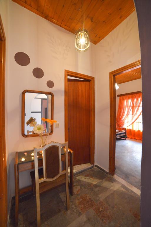 Giannis And Fridas Garden Apartment Sidárion Room photo