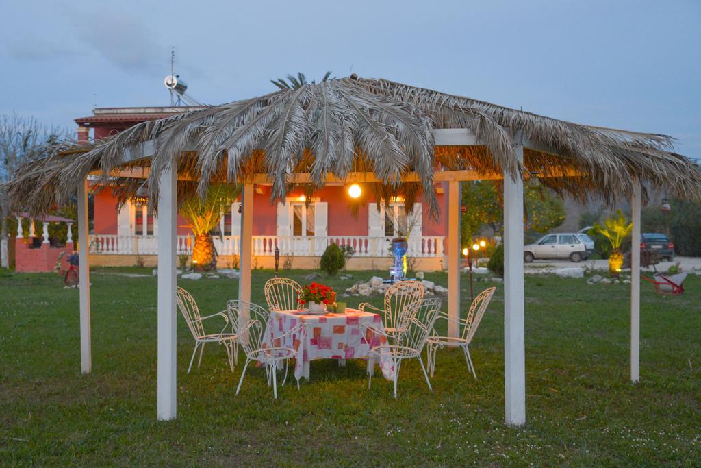 Giannis And Fridas Garden Apartment Sidárion Exterior photo