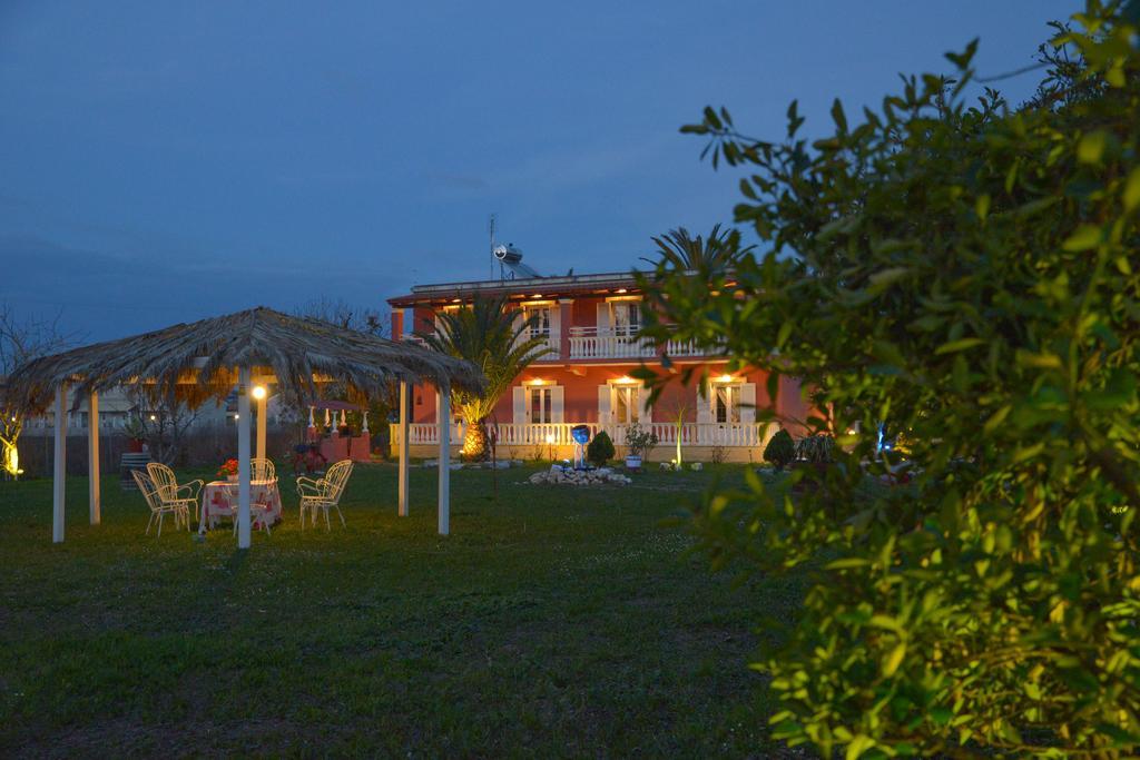 Giannis And Fridas Garden Apartment Sidárion Exterior photo