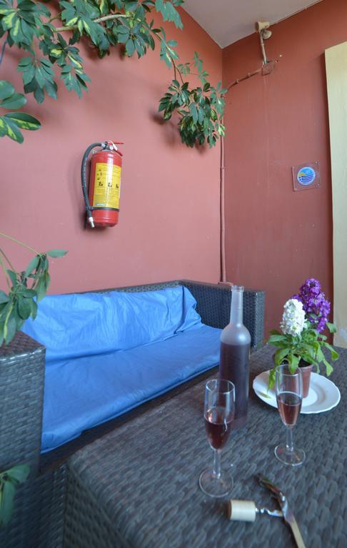 Giannis And Fridas Garden Apartment Sidárion Exterior photo