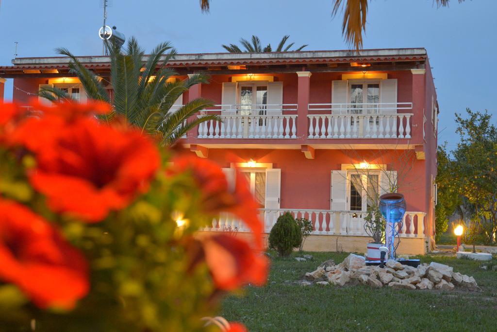 Giannis And Fridas Garden Apartment Sidárion Exterior photo